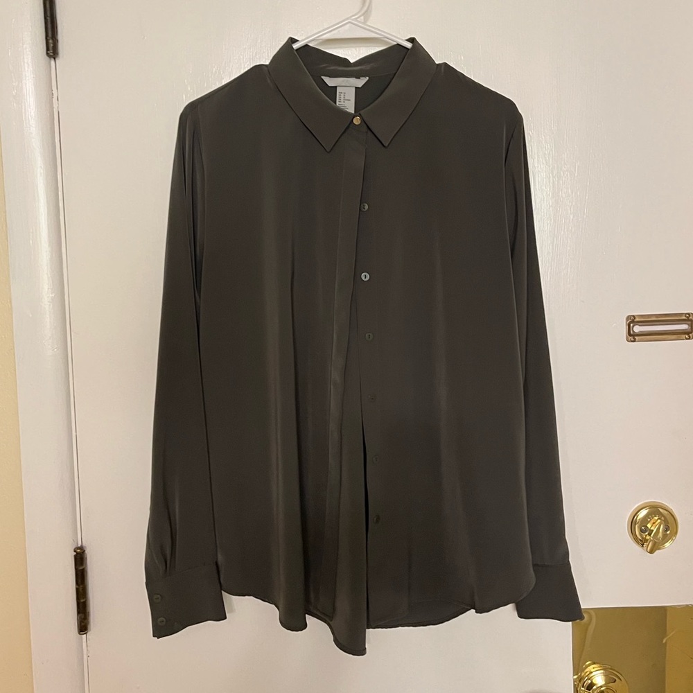 NEW, never worn H&M dark green blouse - size 12